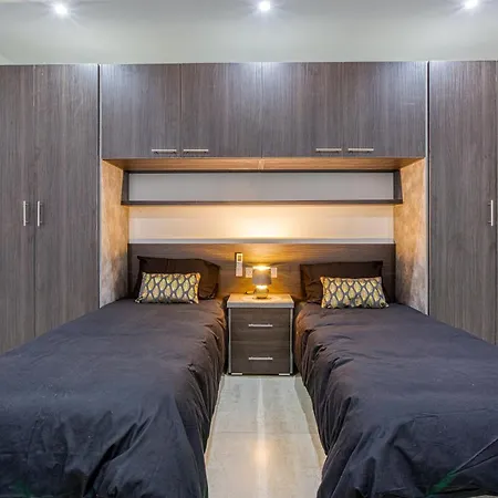 Apartmán Spacious & Cosy 3br With Private Balconies By 360 Estates