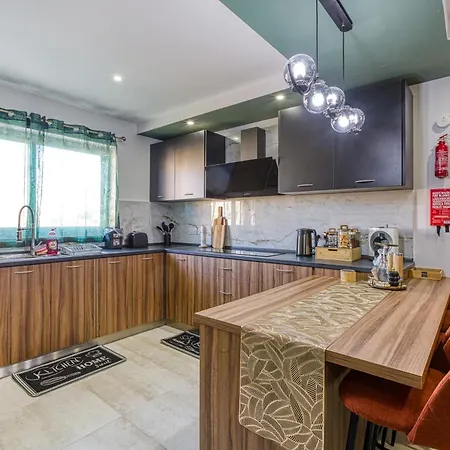 Spacious & Cosy 3br With Private Balconies By 360 Estates *